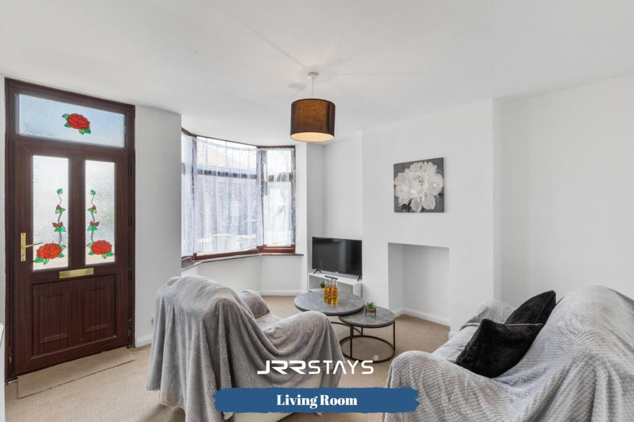 Nuneaton - Ideal 3 Bedroom, Wi-Fi Parking, Sleeps 6 - Jrr Stays Екстериор снимка