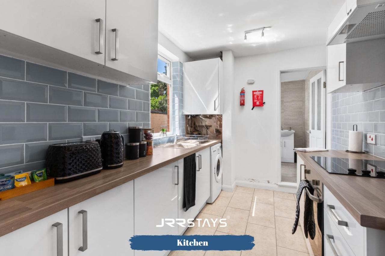 Nuneaton - Ideal 3 Bedroom, Wi-Fi Parking, Sleeps 6 - Jrr Stays Екстериор снимка
