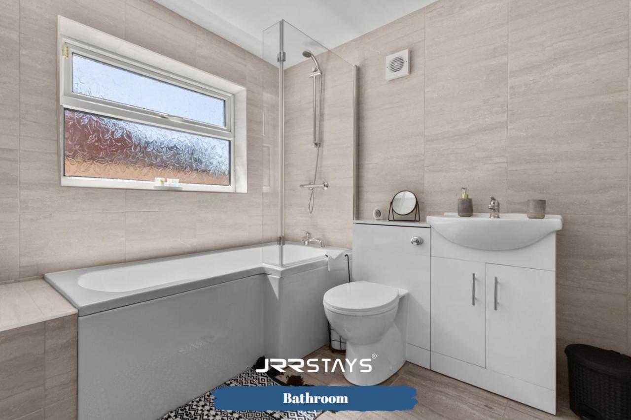 Nuneaton - Ideal 3 Bedroom, Wi-Fi Parking, Sleeps 6 - Jrr Stays Екстериор снимка